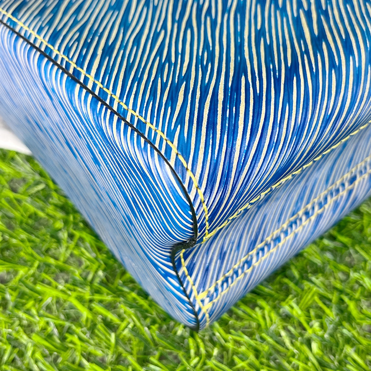 Louis Vuitton 23.0x 17.0x 9.5 cm M51065