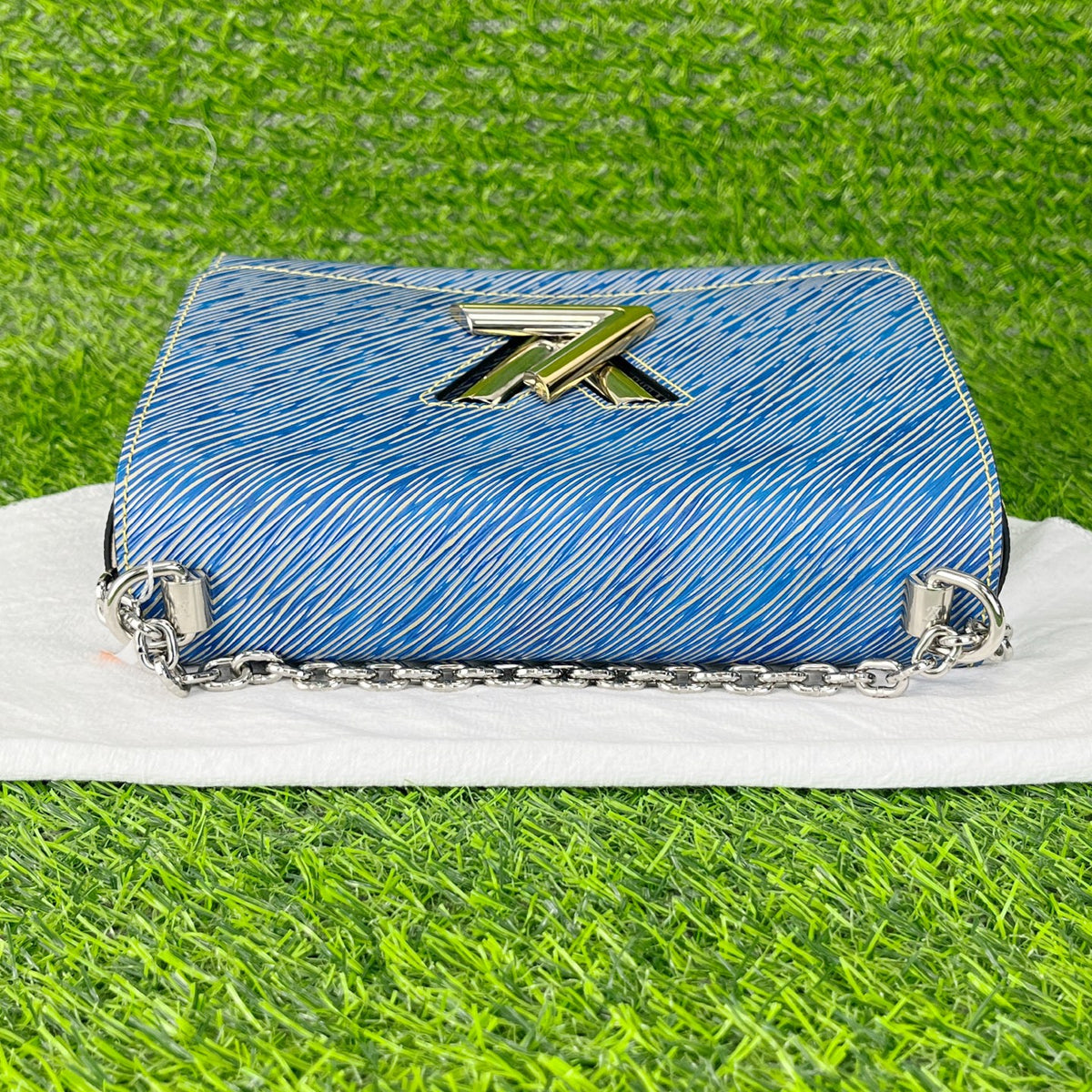 Louis Vuitton 23.0x 17.0x 9.5 cm M51065