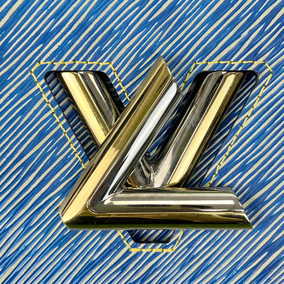 Louis Vuitton 23.0x 17.0x 9.5 cm M51065