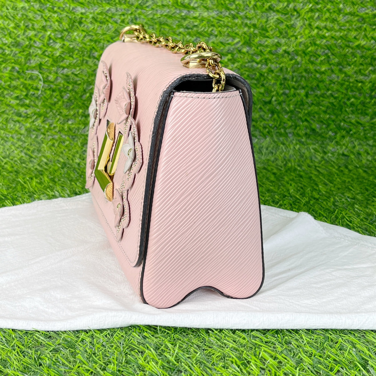 Louis Vuitton Pink M53851