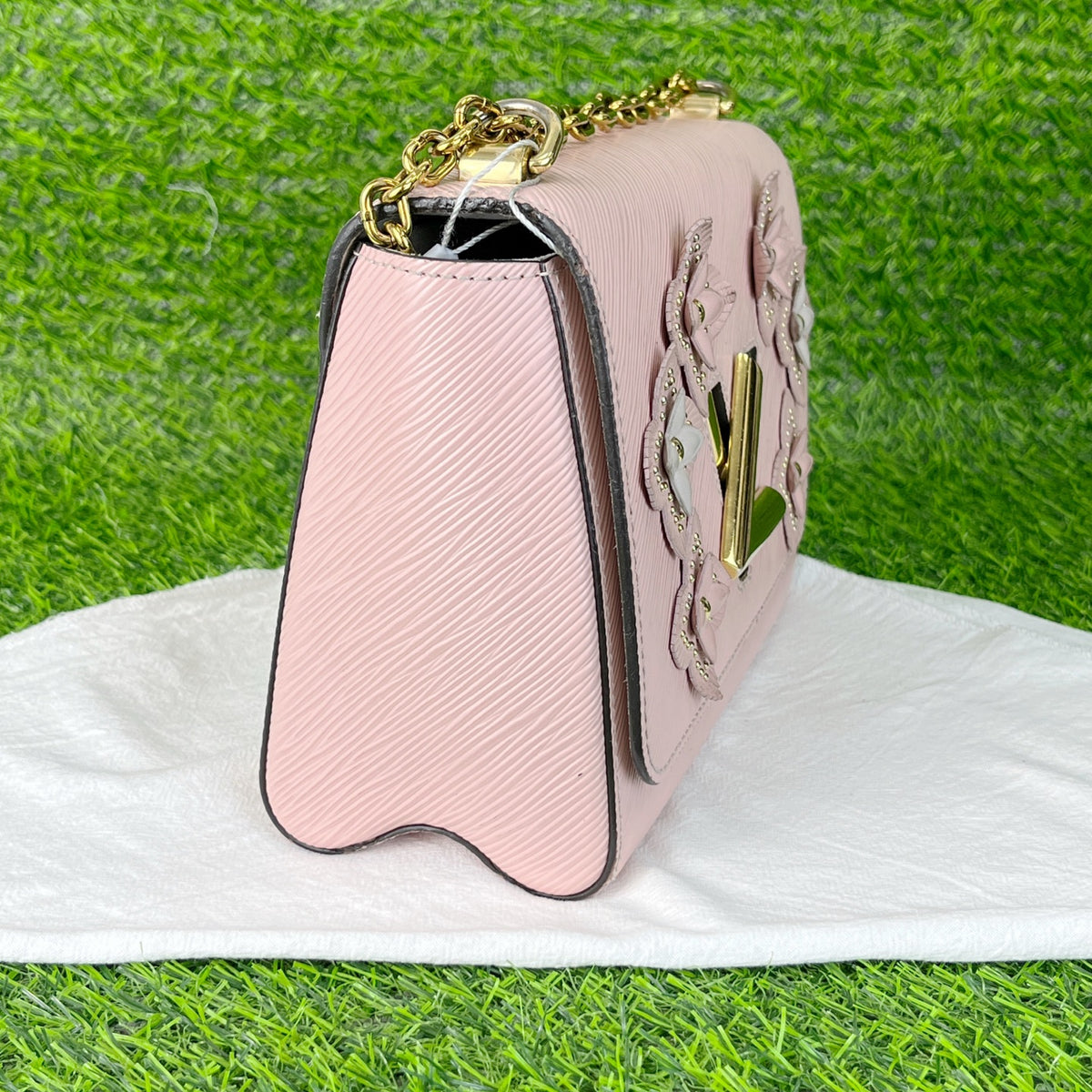 Louis Vuitton Pink M53851