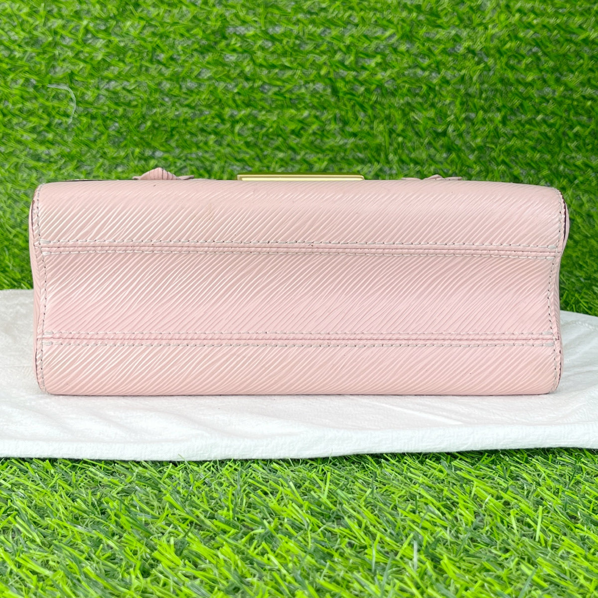Louis Vuitton Pink M53851