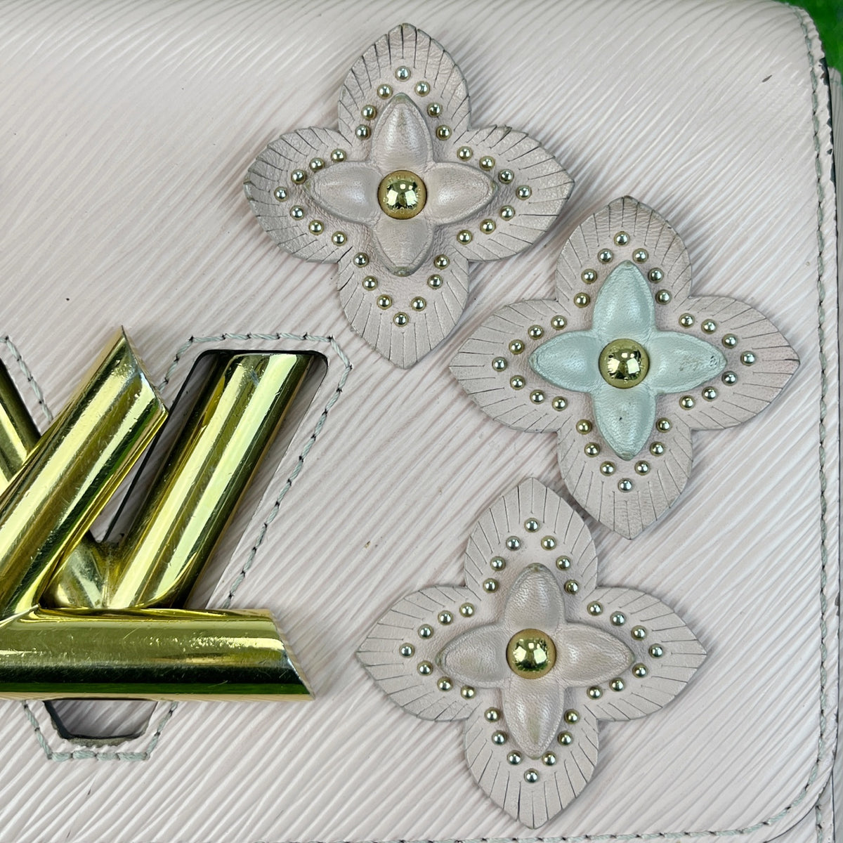 Louis Vuitton Pink M53851