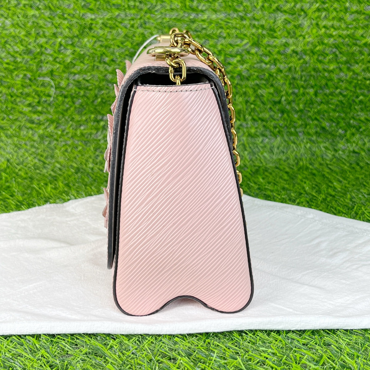Louis Vuitton Pink M53851