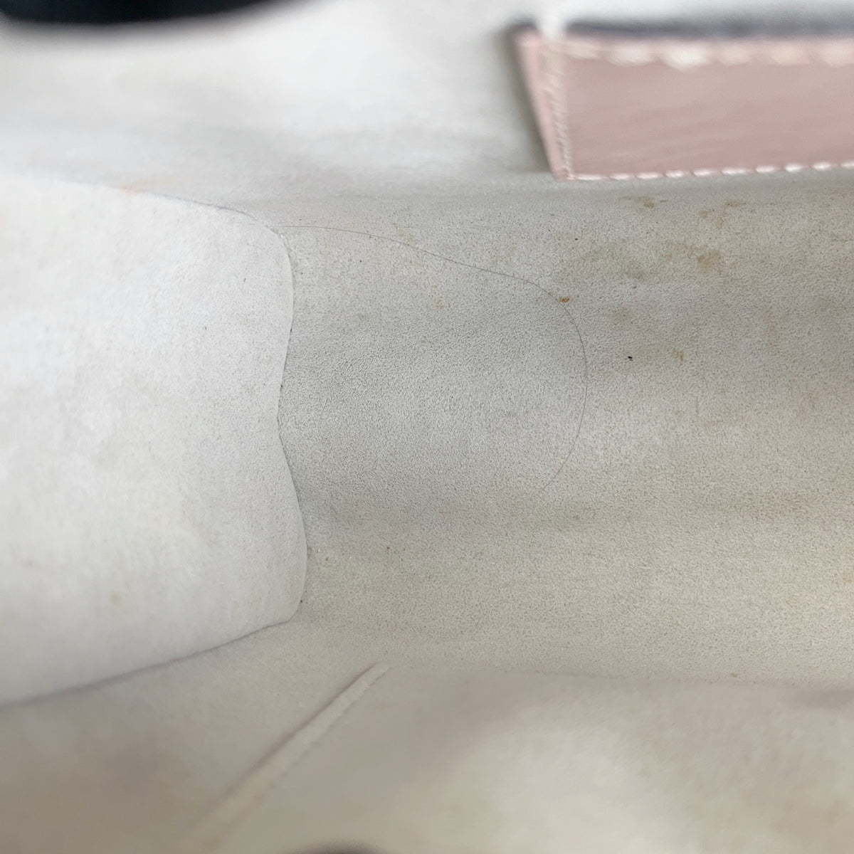 Louis Vuitton Pink M53851