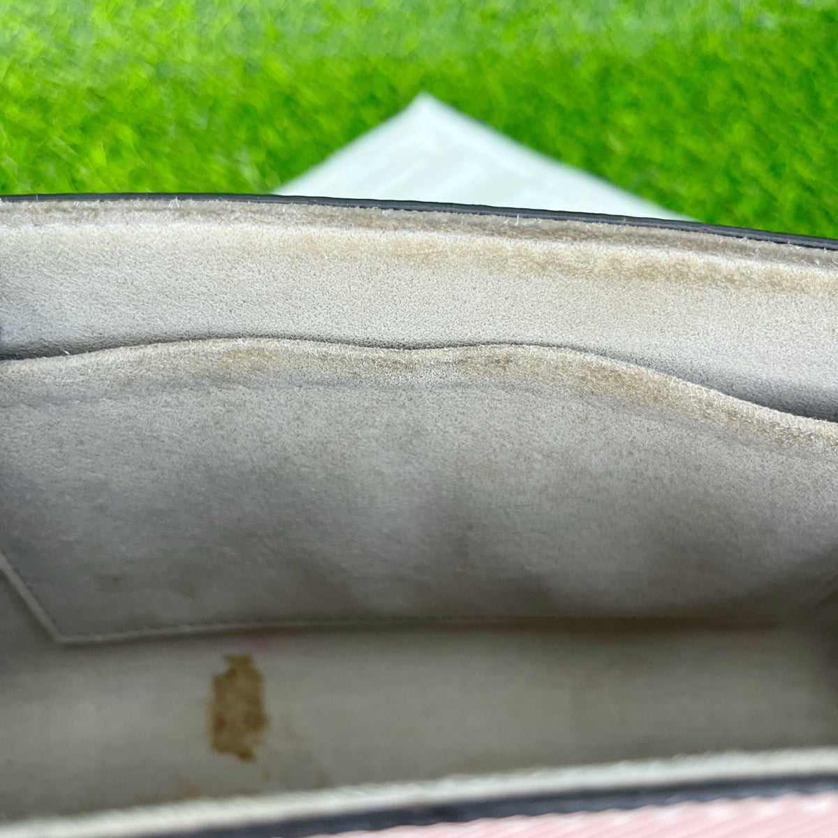 Louis Vuitton Pink M53851