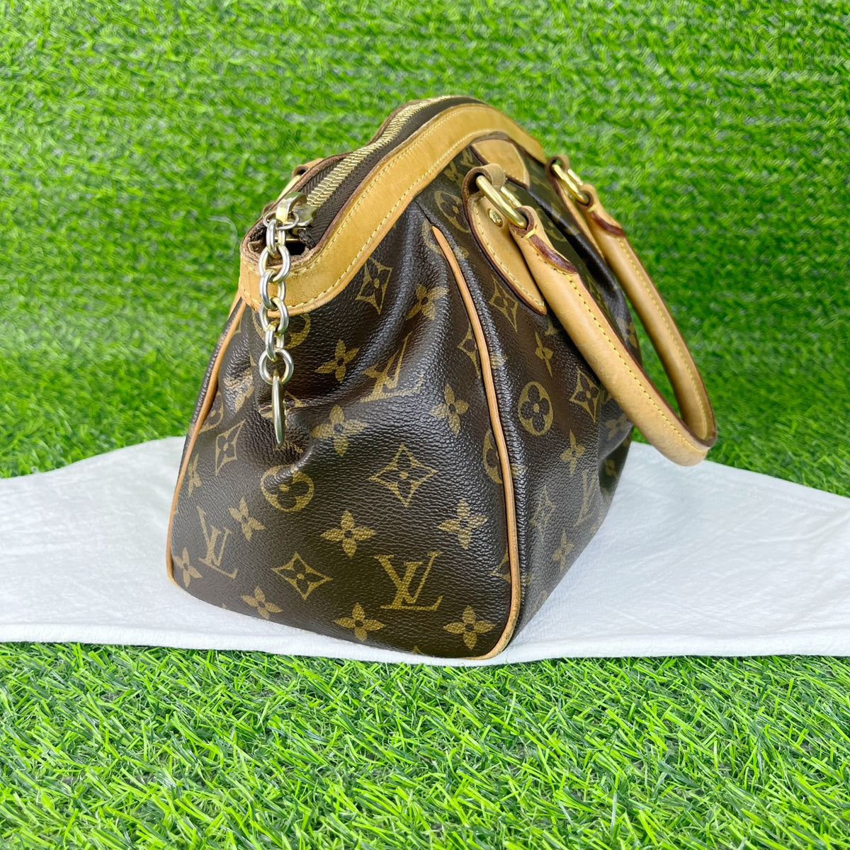 Louis Vuitton Canvas Satchel Length 28 cm x Width 11 cm x Height 24 cm M40143