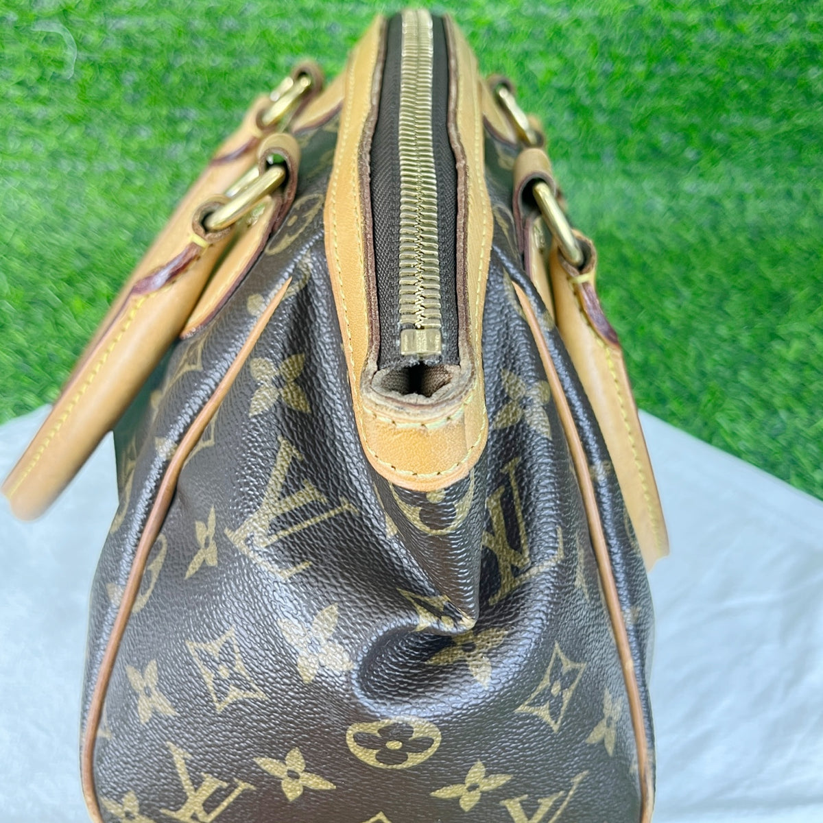 Louis Vuitton Canvas Satchel Length 28 cm x Width 11 cm x Height 24 cm M40143