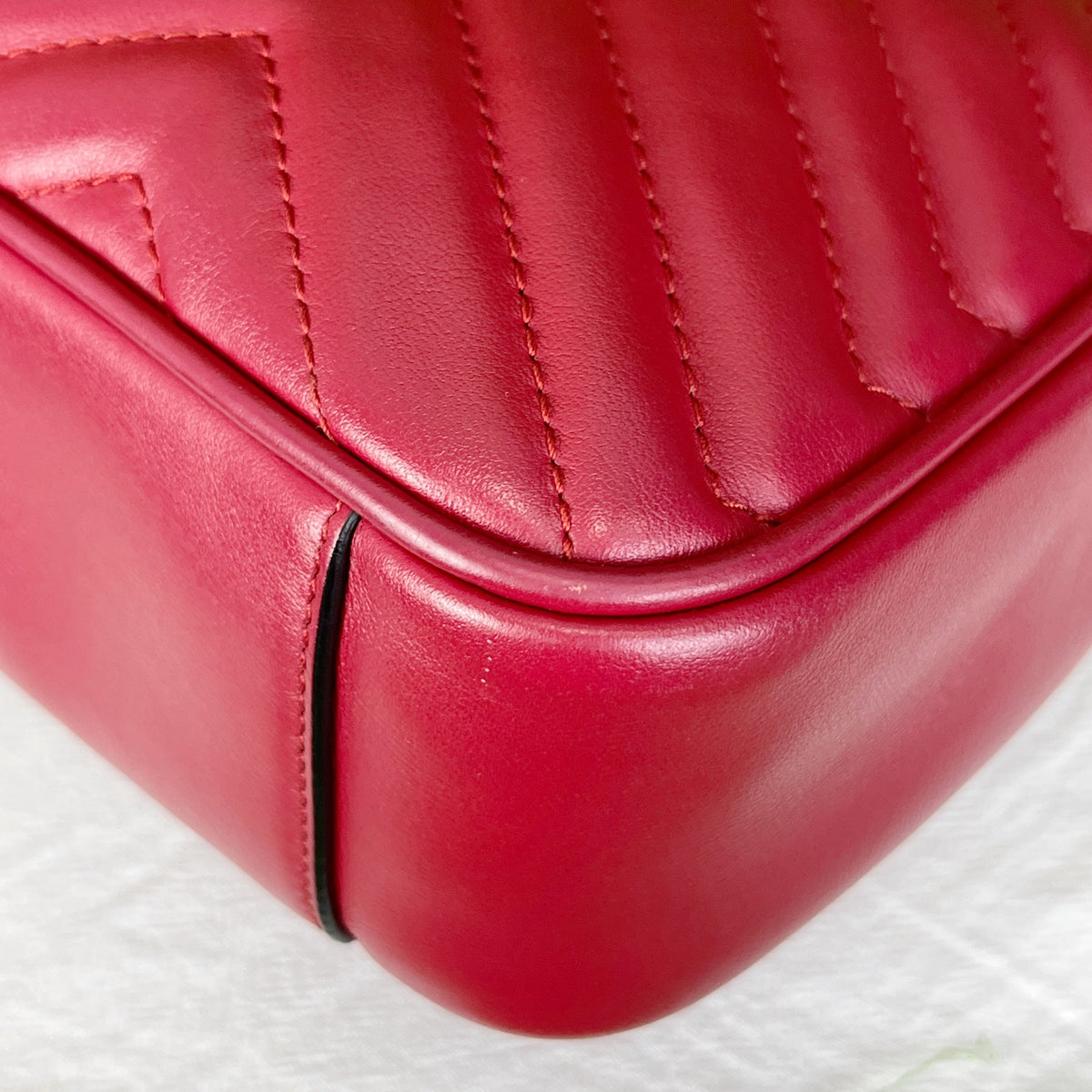 Gucci Red 443497DTDID6433
