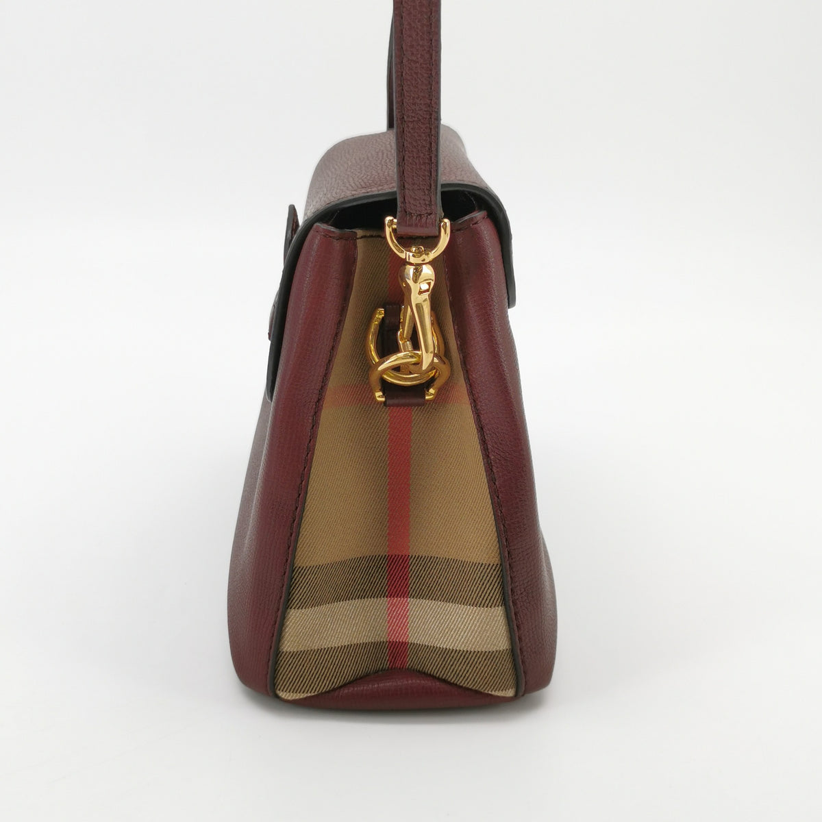 Burberry Canvas Red Crossbody Length: 28 cm, Height: 19 cm, Thickness: 12.5 cm 40611701