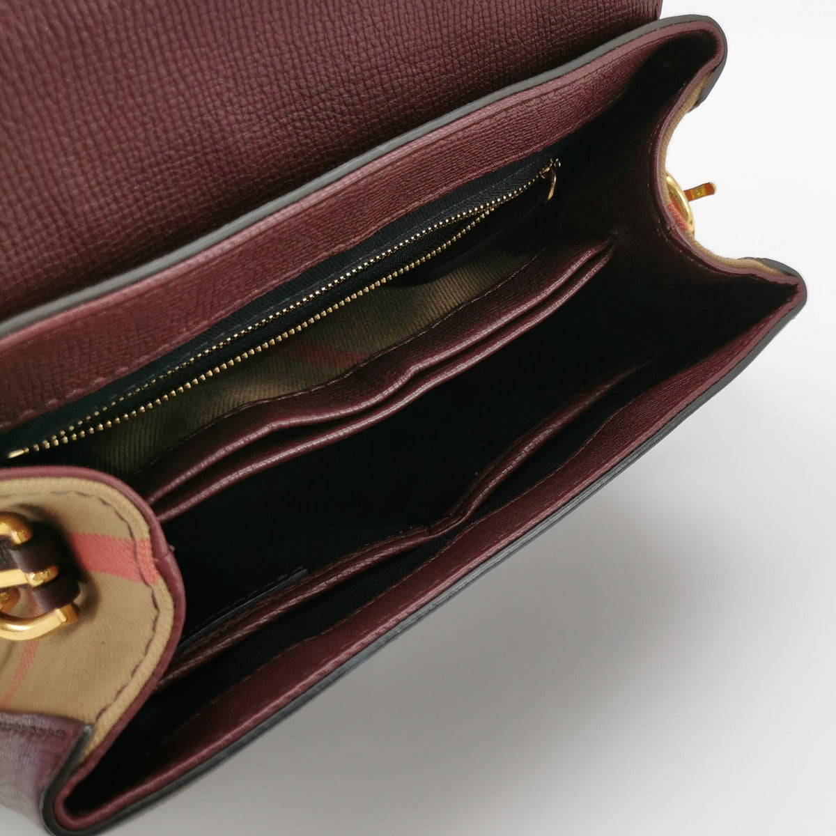 Burberry Canvas Red Crossbody Length: 28 cm, Height: 19 cm, Thickness: 12.5 cm 40611701