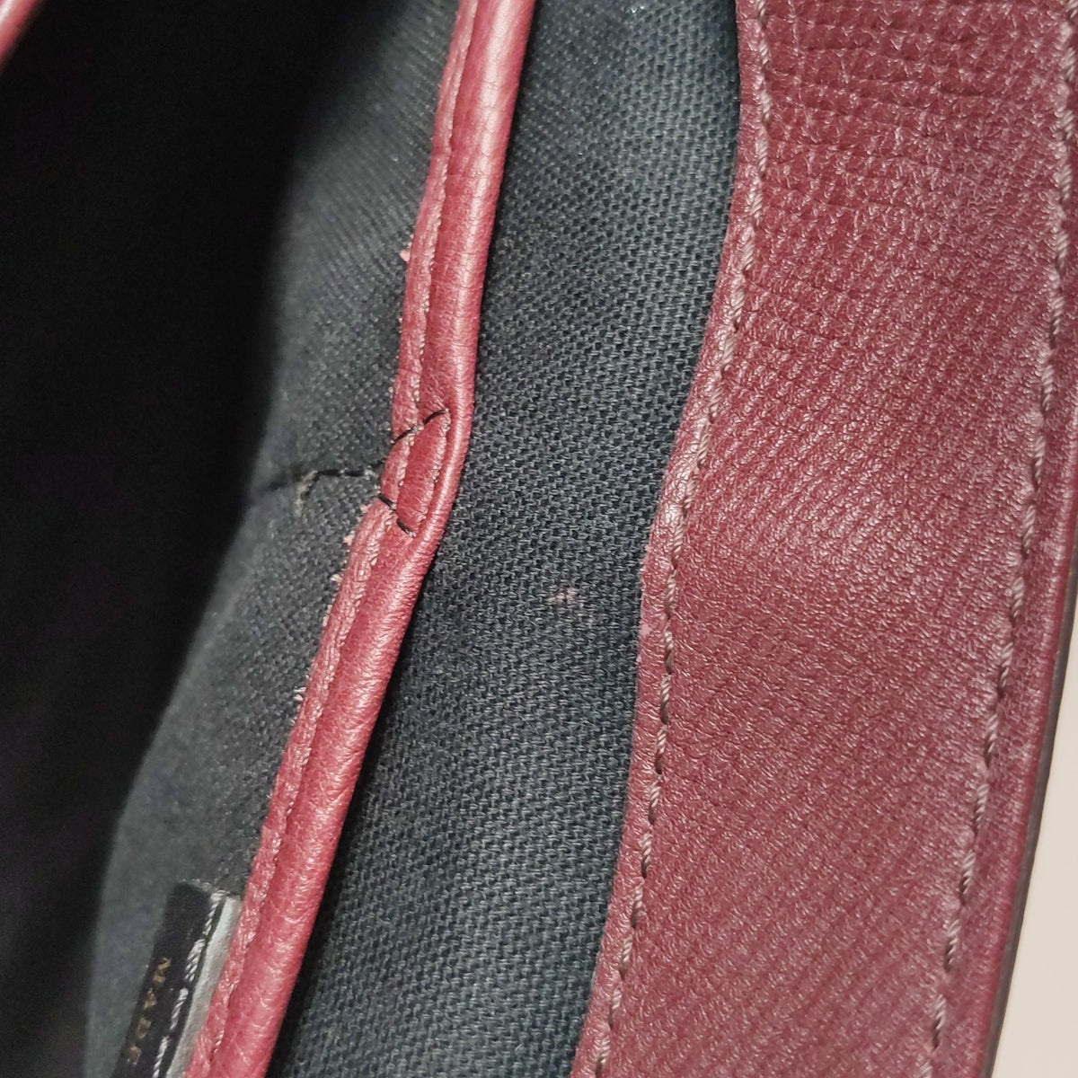 Burberry Canvas Red Crossbody Length: 28 cm, Height: 19 cm, Thickness: 12.5 cm 40611701