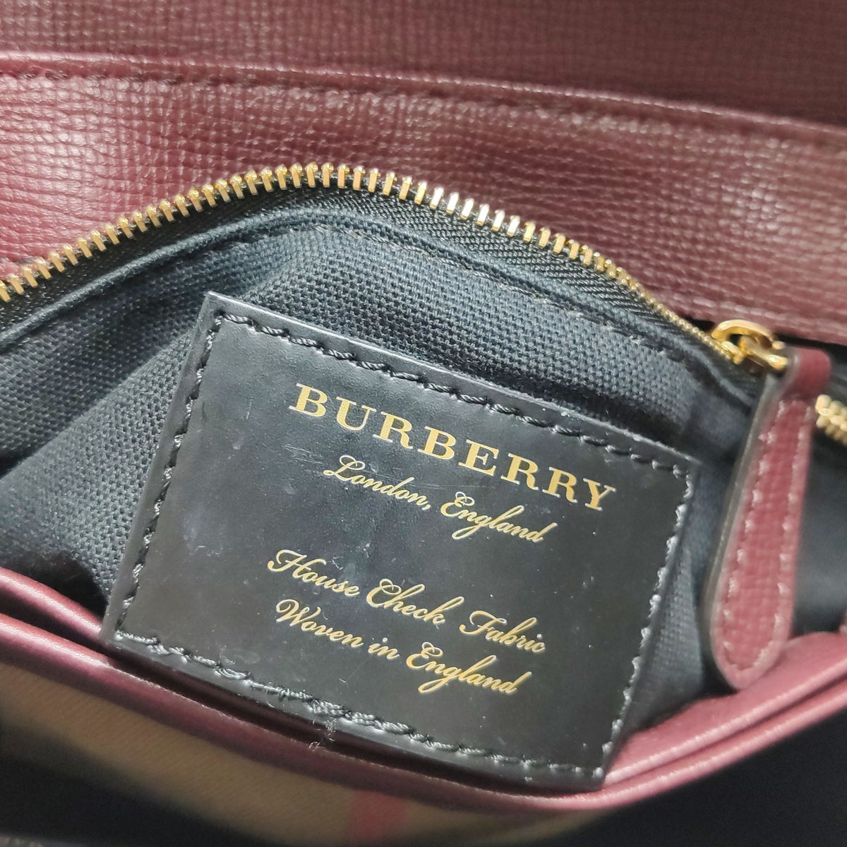 Burberry Canvas Red Crossbody Length: 28 cm, Height: 19 cm, Thickness: 12.5 cm 40611701