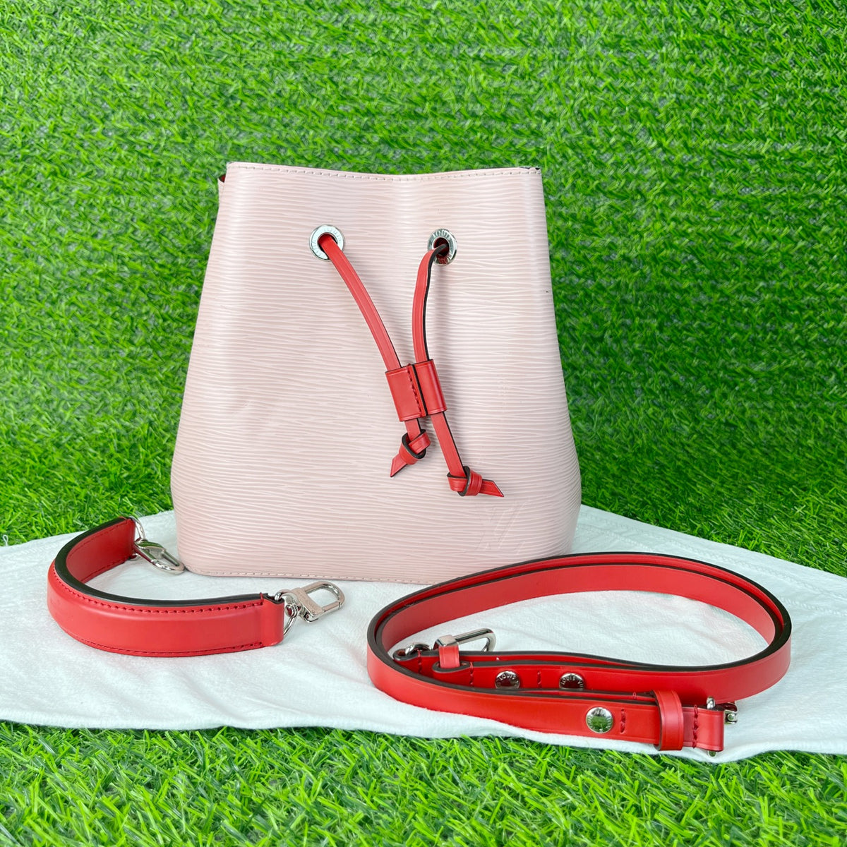Louis Vuitton Pink Bucket & Drawstring Bag M53609