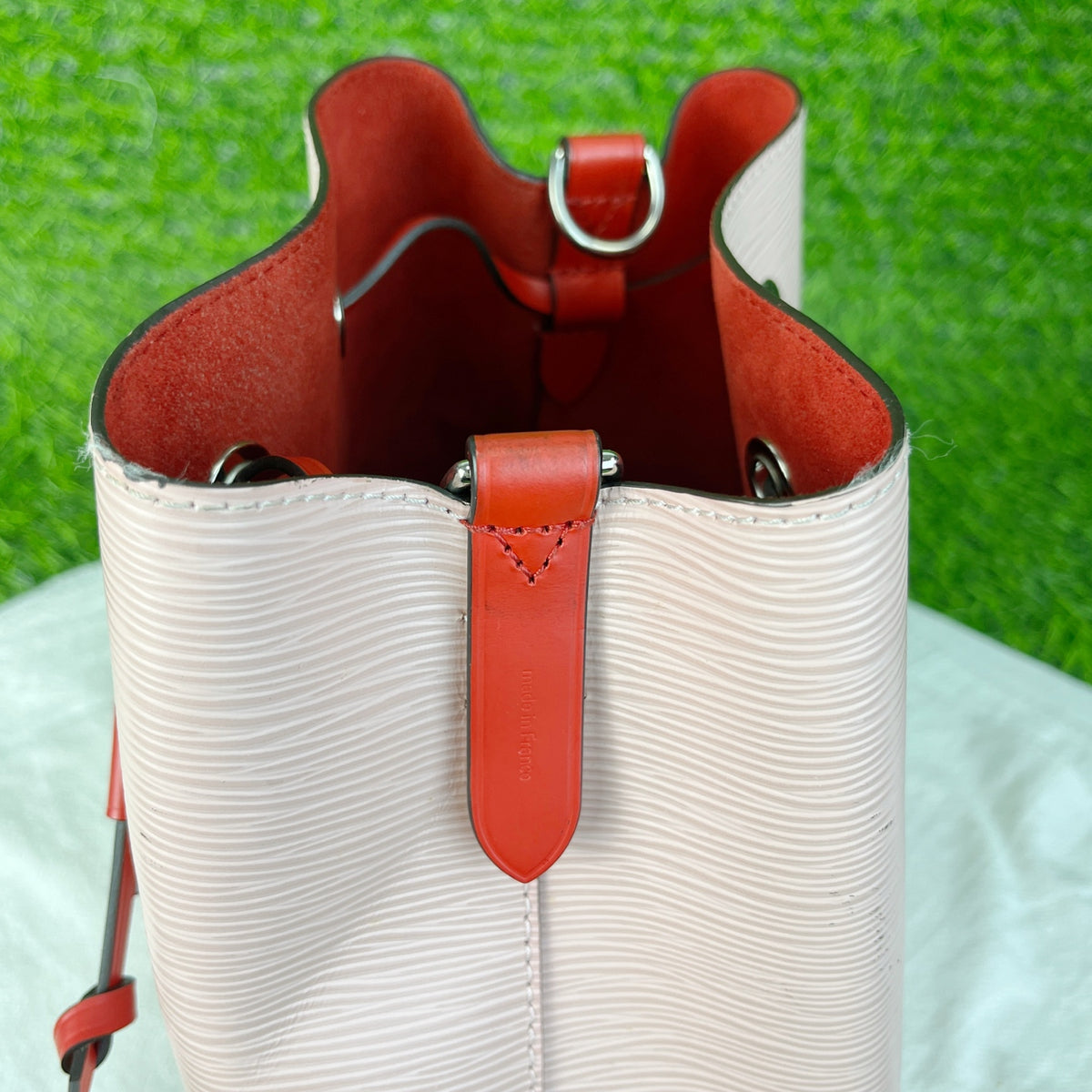 Louis Vuitton Pink Bucket & Drawstring Bag M53609