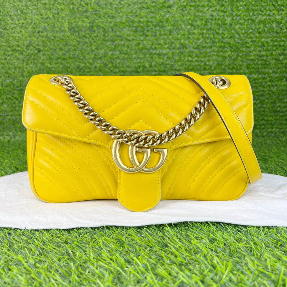 Gucci Yellow 443497DTDIY7412