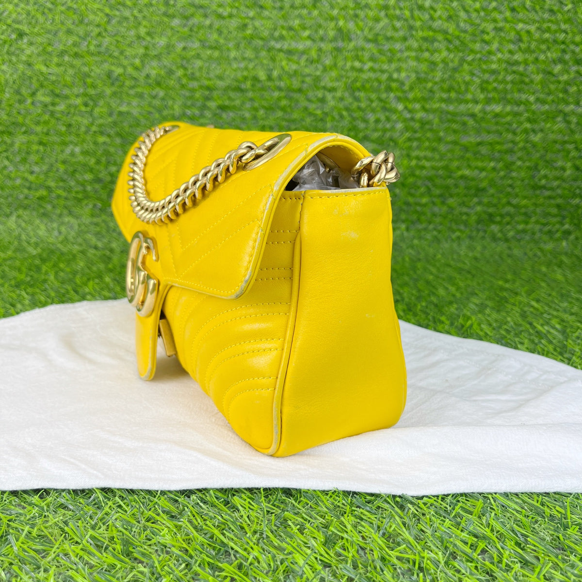 Gucci Yellow 443497DTDIY7412