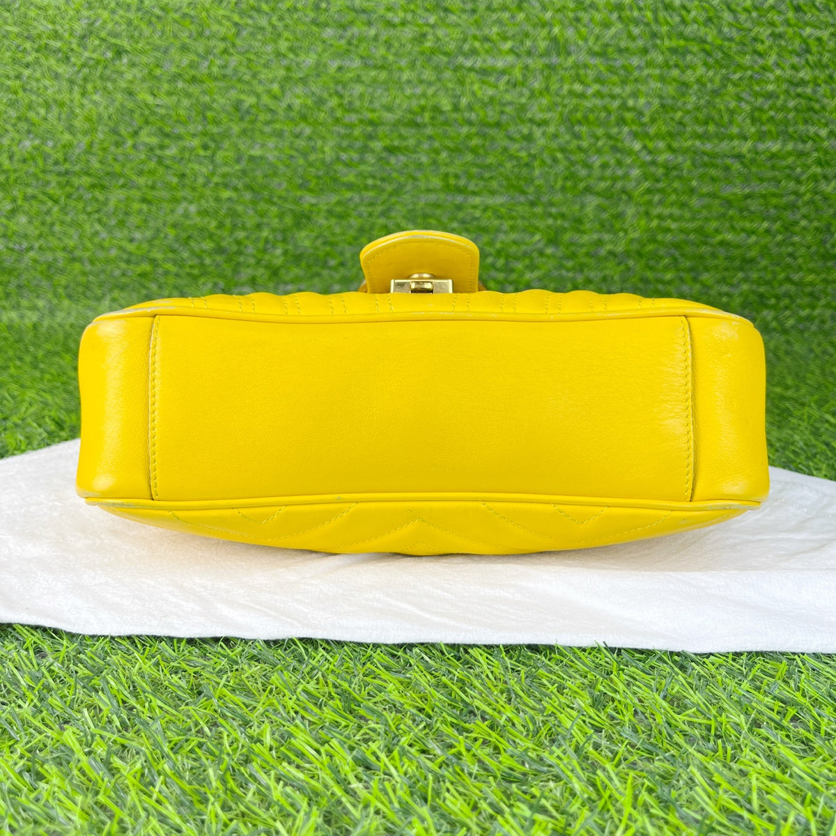 Gucci Yellow 443497DTDIY7412