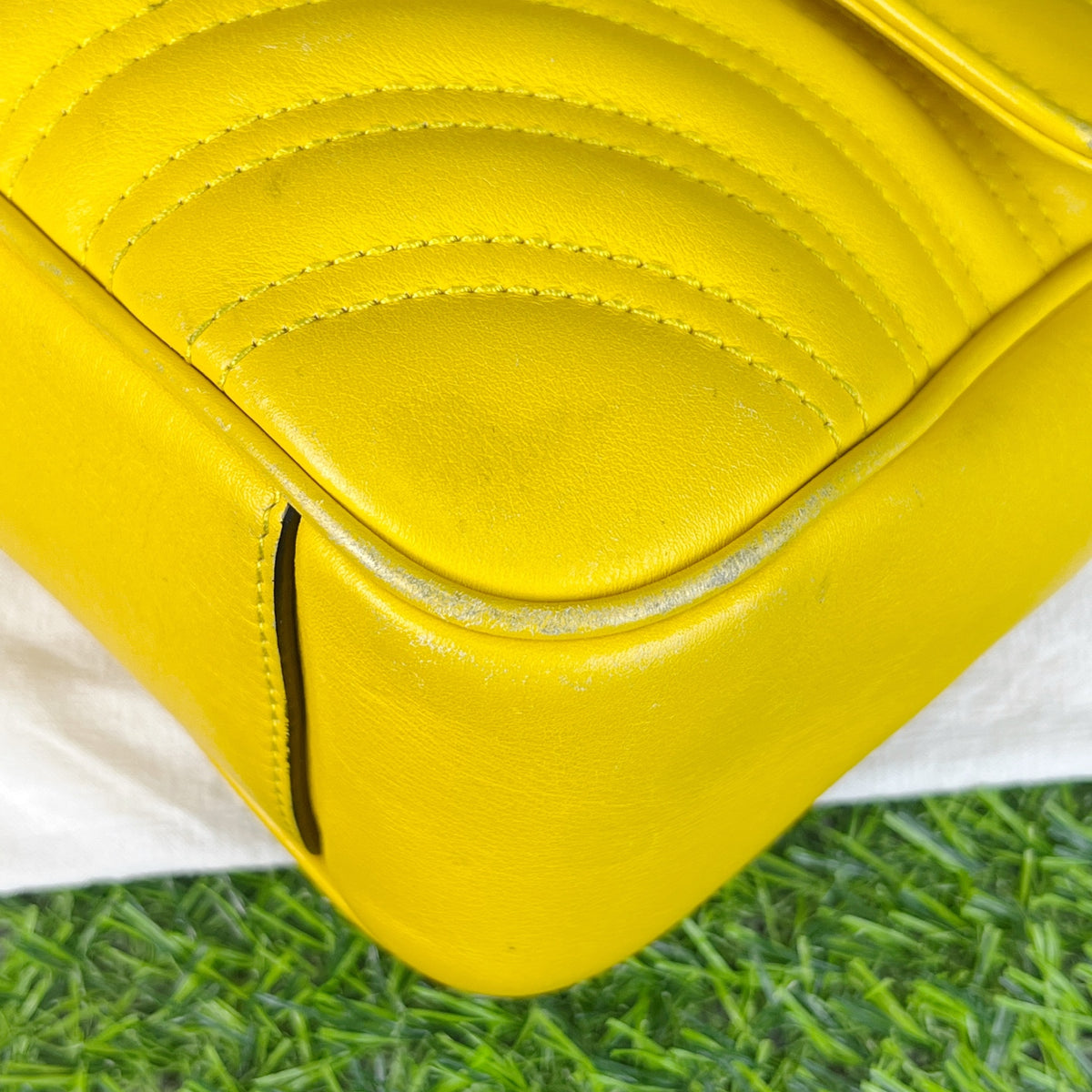 Gucci Yellow 443497DTDIY7412