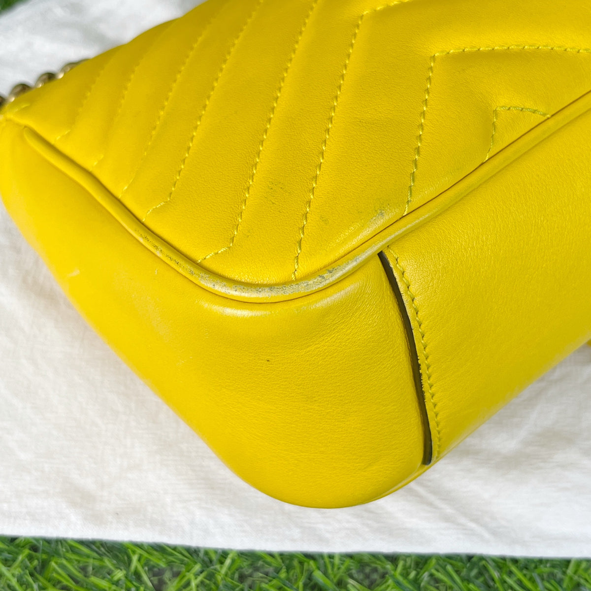 Gucci Yellow 443497DTDIY7412