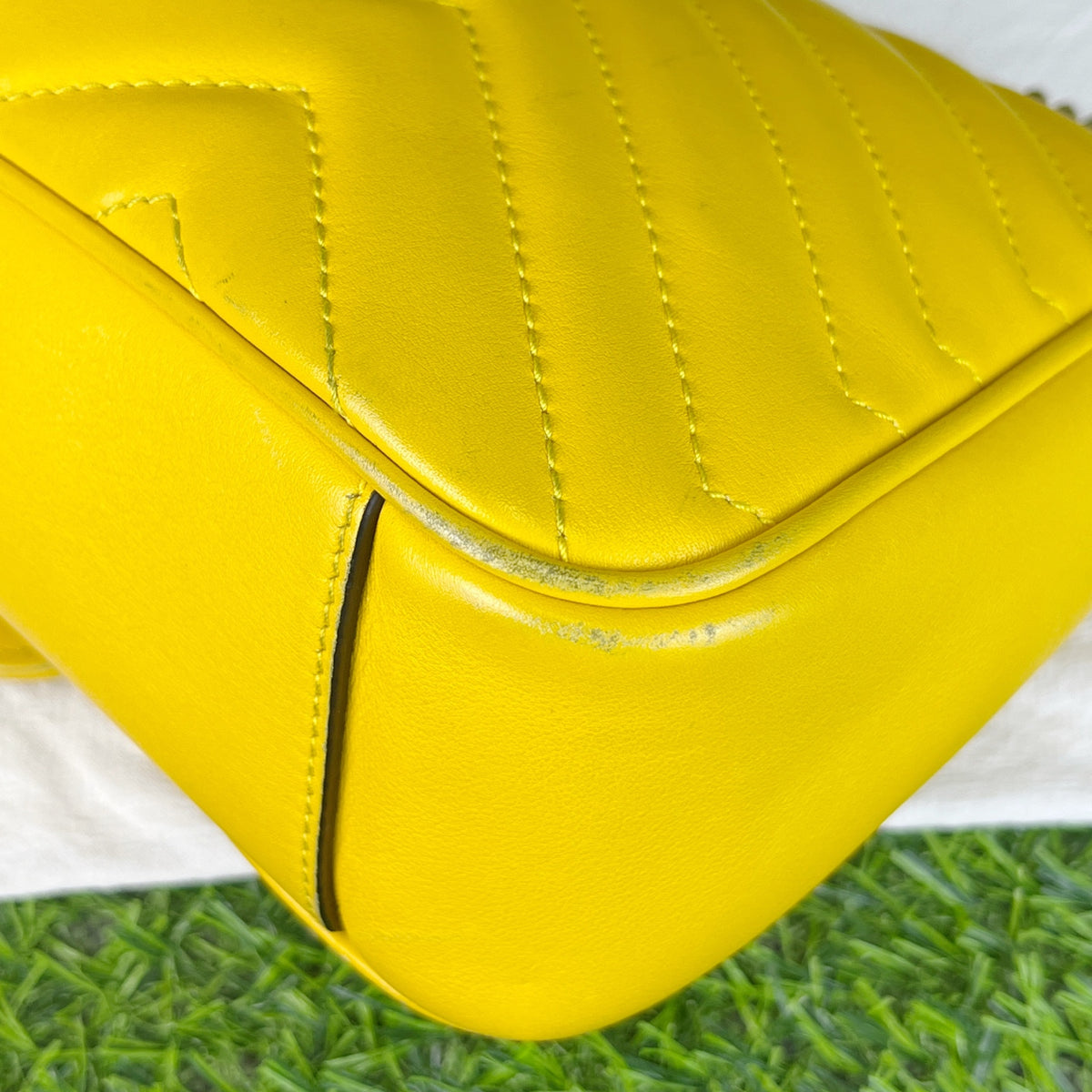 Gucci Yellow 443497DTDIY7412