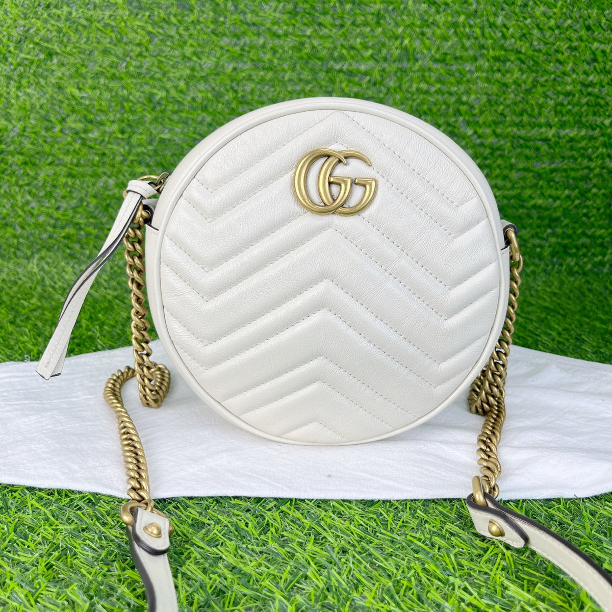 Gucci White 18×18×6 5501540OLET9022
