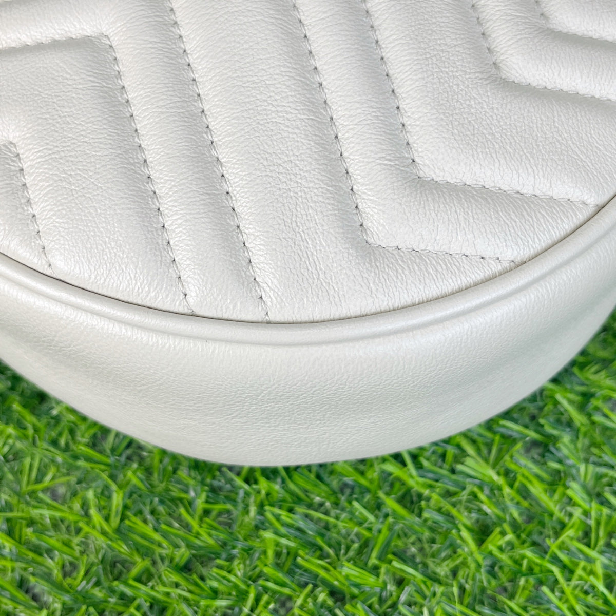 Gucci White 18×18×6 5501540OLET9022