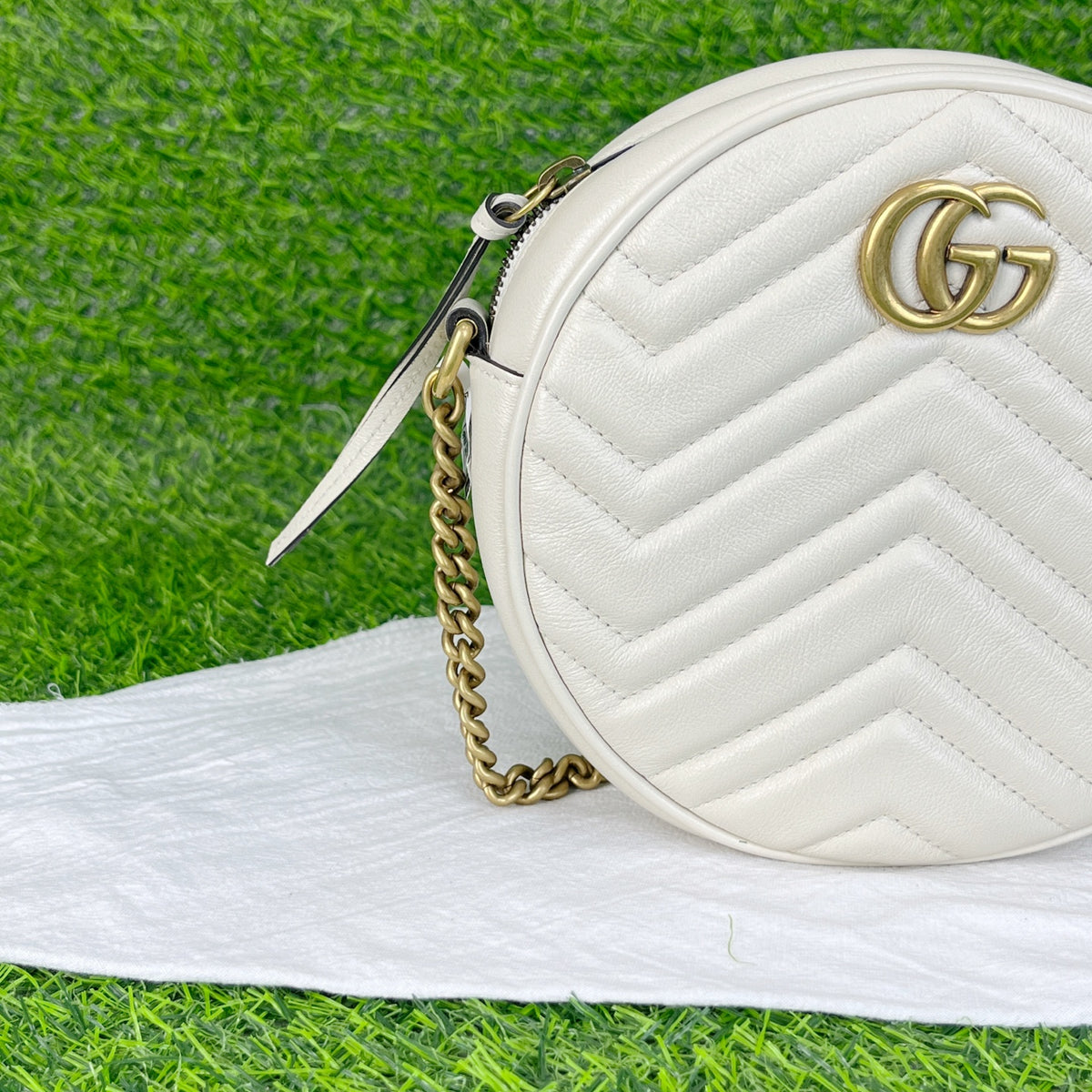 Gucci White 18×18×6 5501540OLET9022