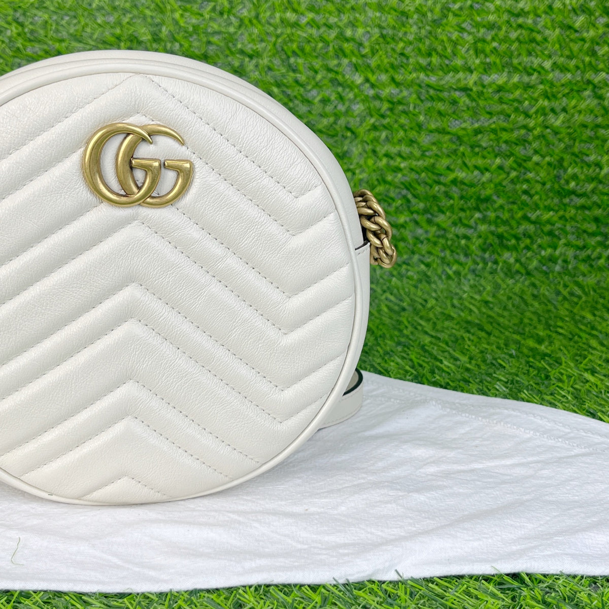 Gucci White 18×18×6 5501540OLET9022