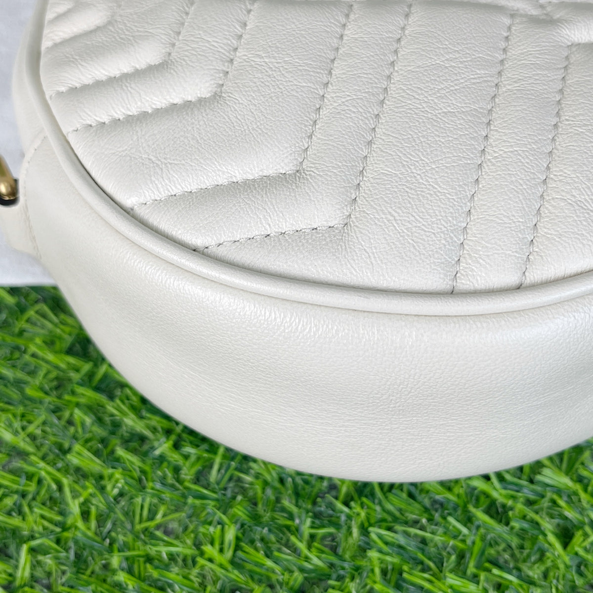 Gucci White 18×18×6 5501540OLET9022