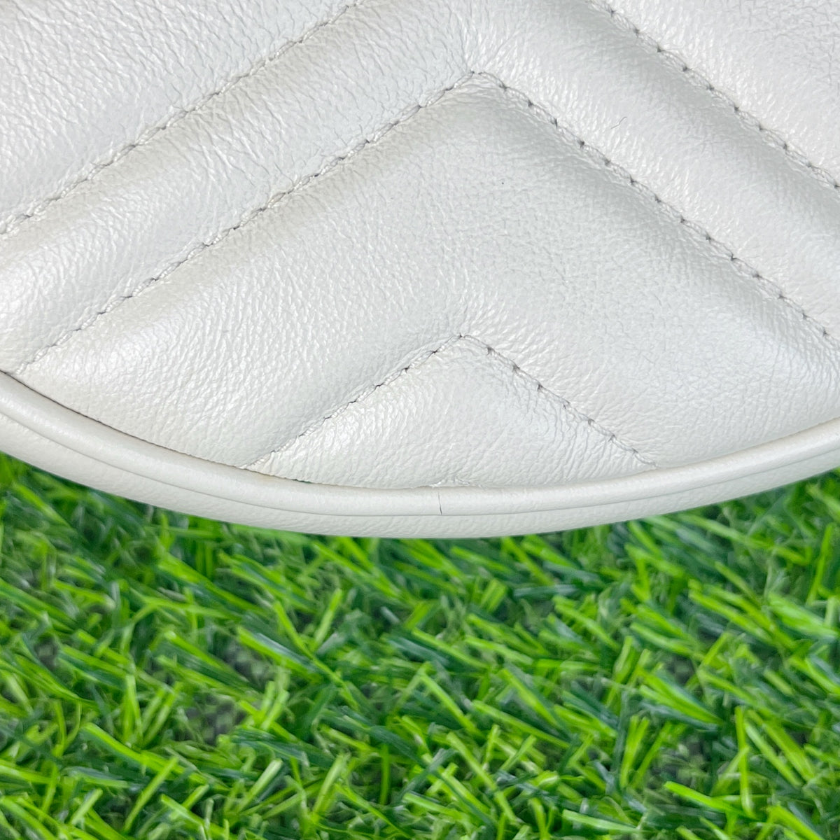 Gucci White 18×18×6 5501540OLET9022