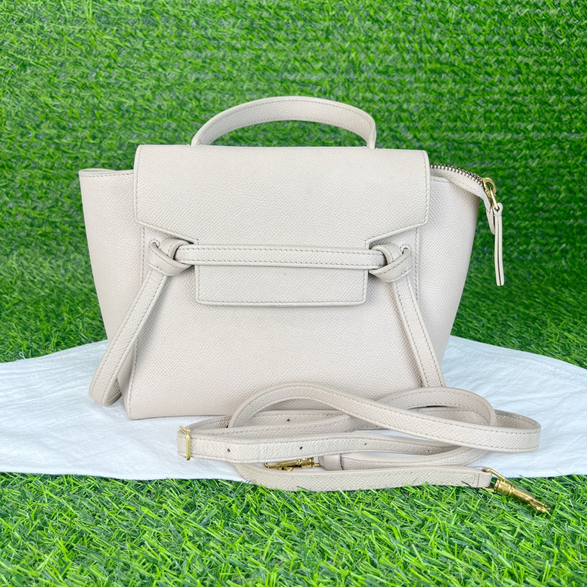 Celine White Length 20 x Width 11 x Height 17 cm 185003ZVA.01CK