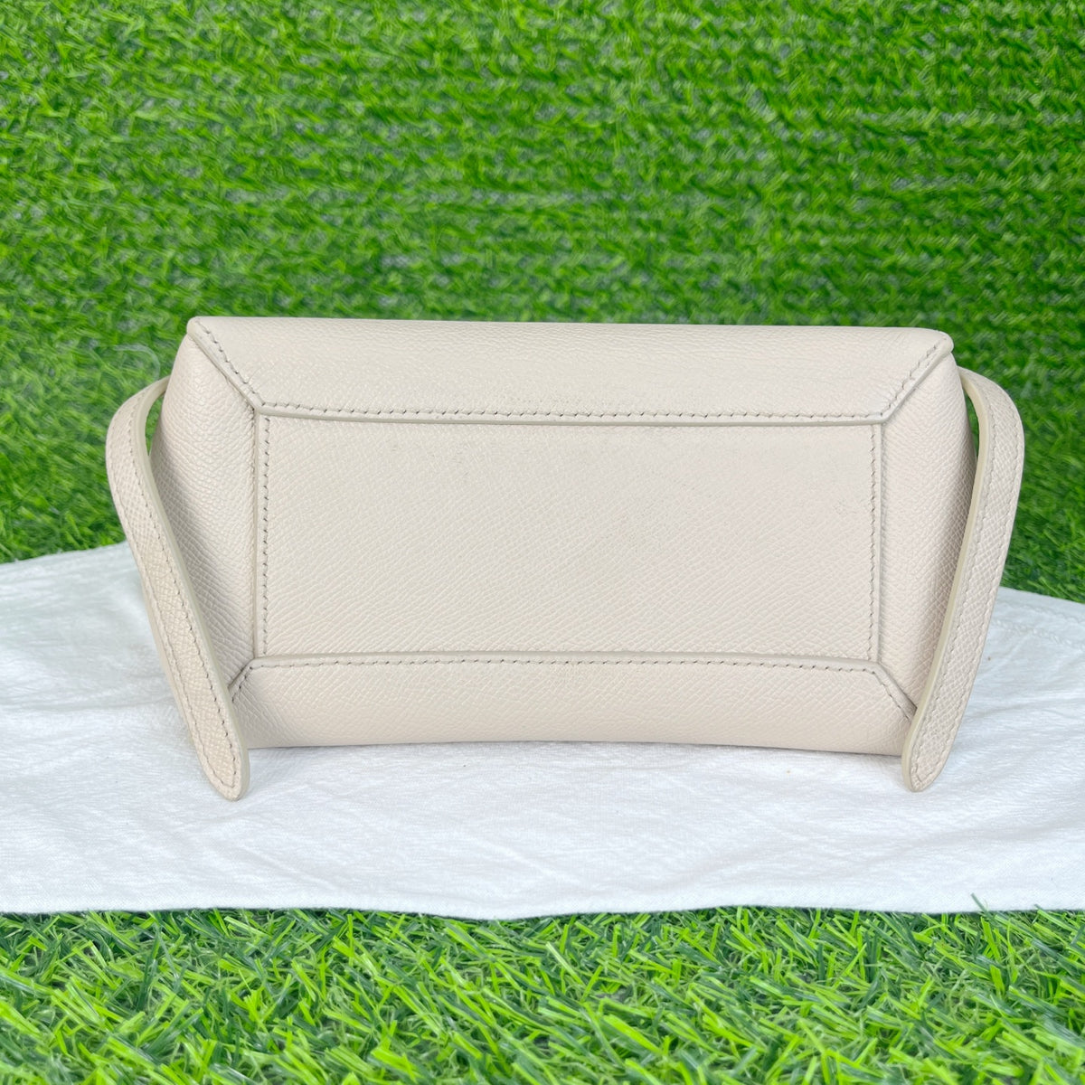 Celine White Length 20 x Width 11 x Height 17 cm 185003ZVA.01CK