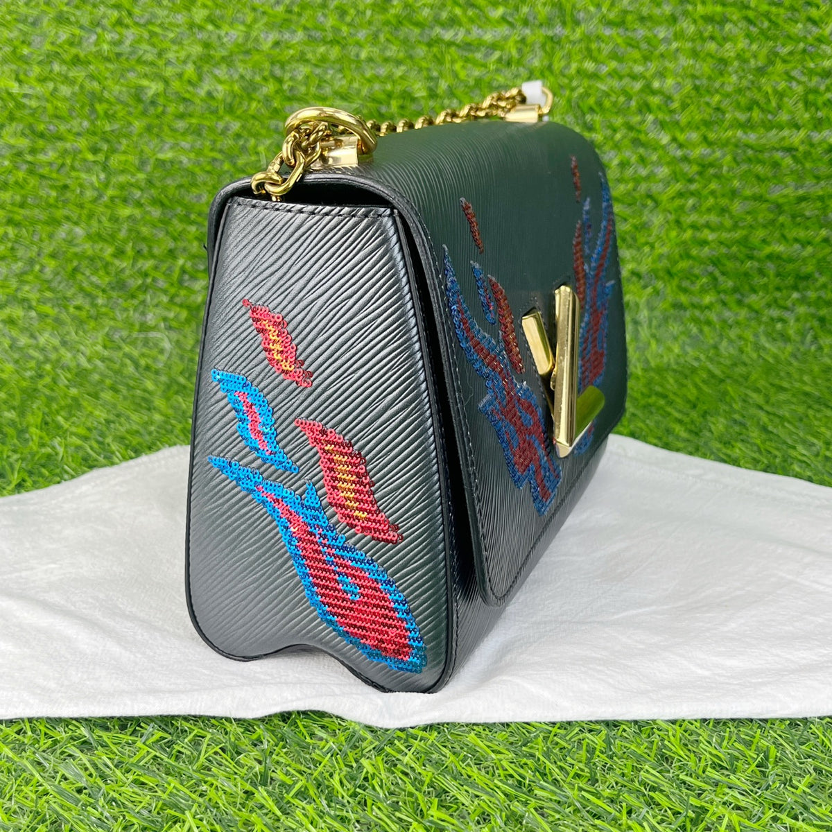 Louis Vuitton Black M54567