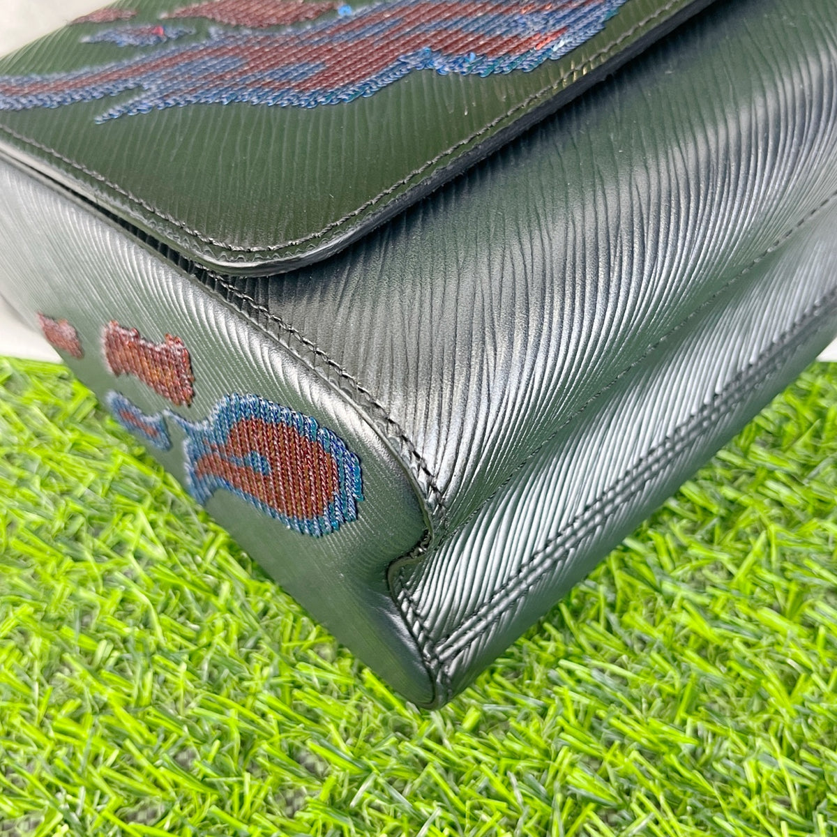 Louis Vuitton Black M54567