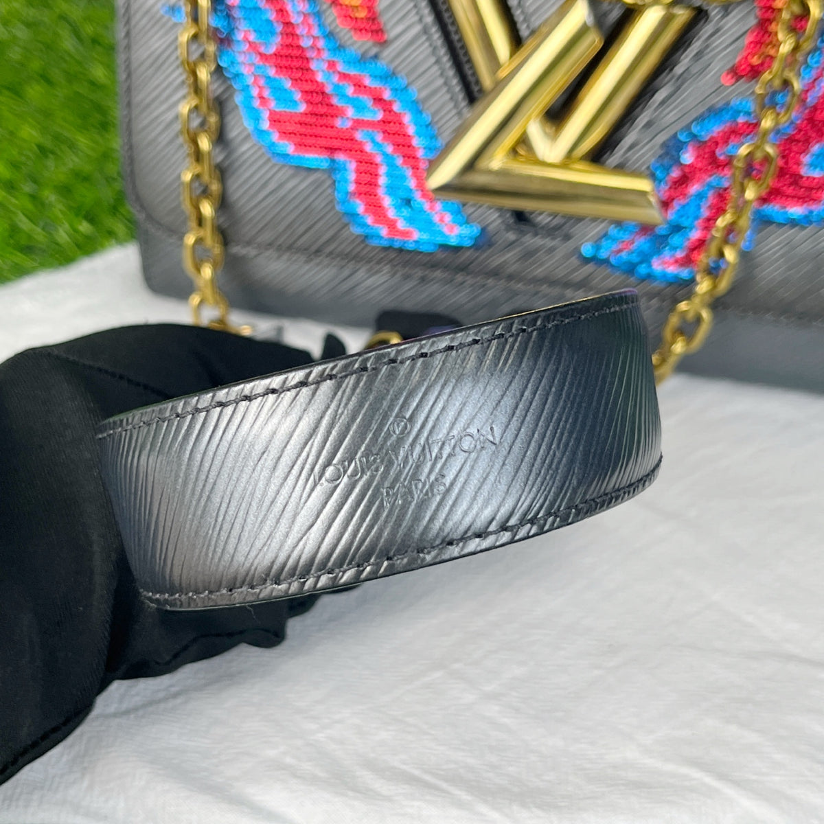 Louis Vuitton Black M54567