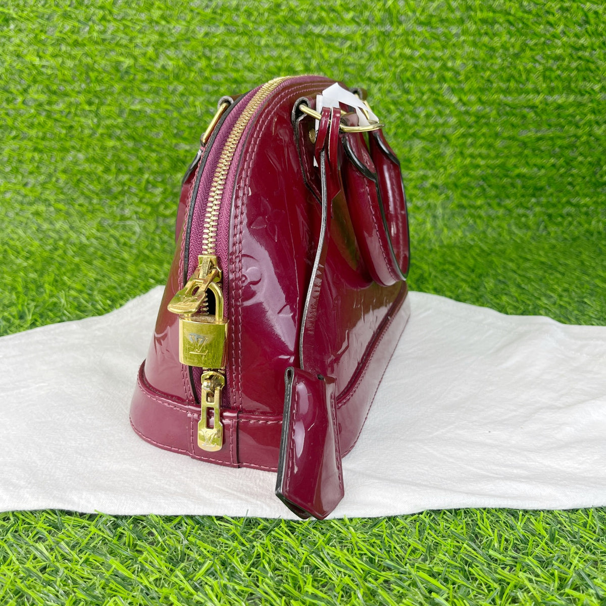 Louis Vuitton Red M50565