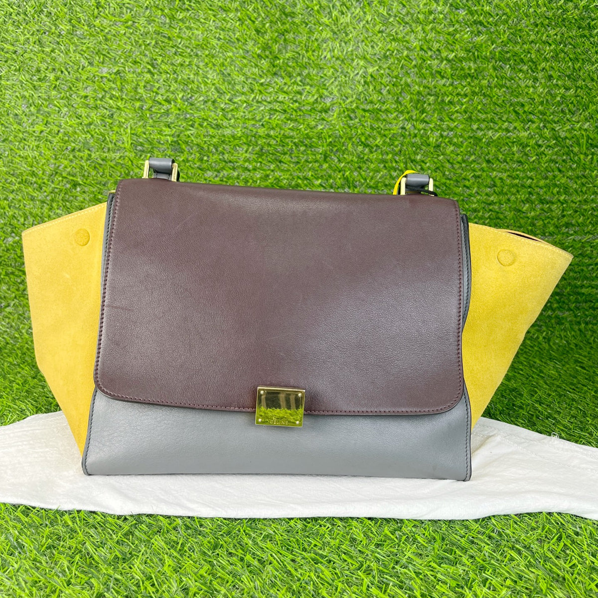 Celine Length 26 cm x Width 15 cm x Height 20 cm 174683UTM.06TU