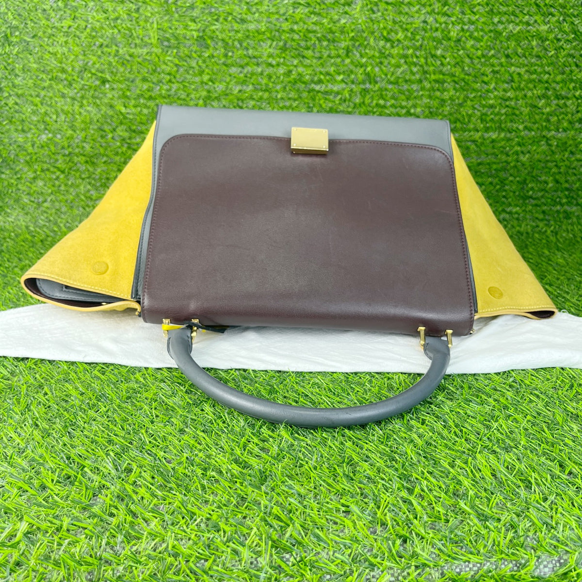 Celine Length 26 cm x Width 15 cm x Height 20 cm 174683UTM.06TU