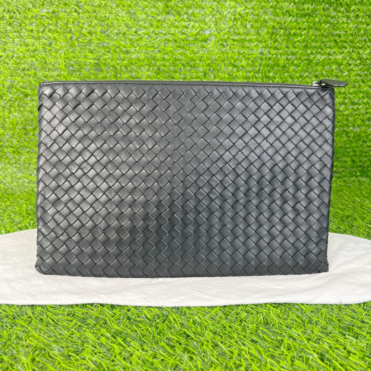 Bottega Veneta Black Clutch Length 29 cm x Width 2 cm x Height 20 cm 522430-V001N-1000