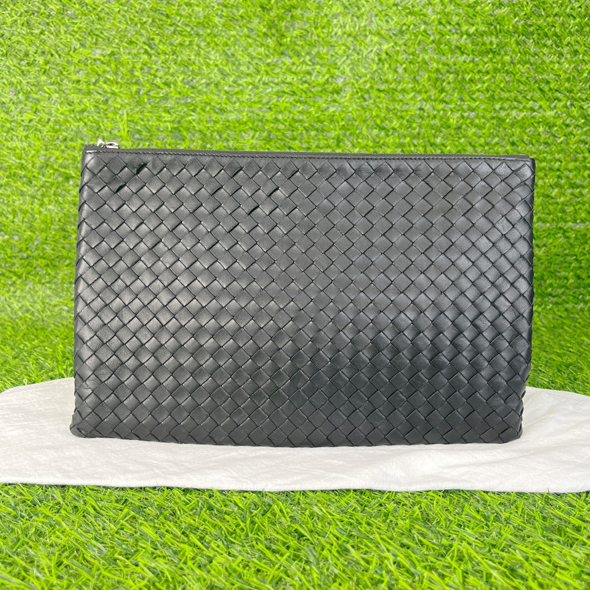 Bottega Veneta Black Clutch Length 29 cm x Width 2 cm x Height 20 cm 522430-V001N-1000
