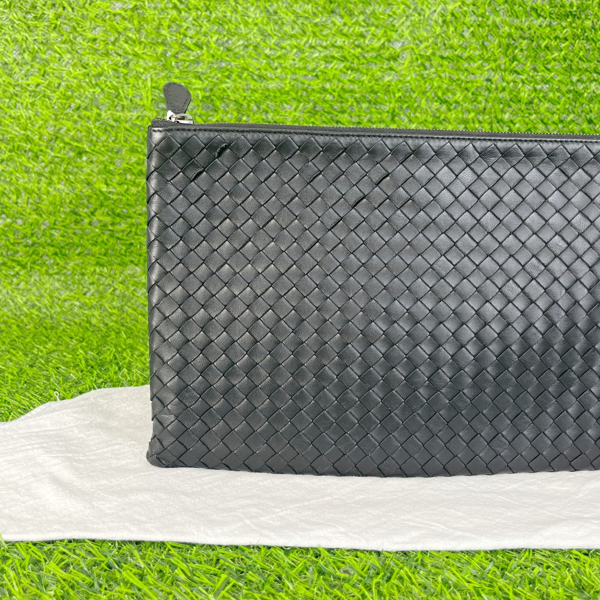 Bottega Veneta Black Clutch Length 29 cm x Width 2 cm x Height 20 cm 522430-V001N-1000