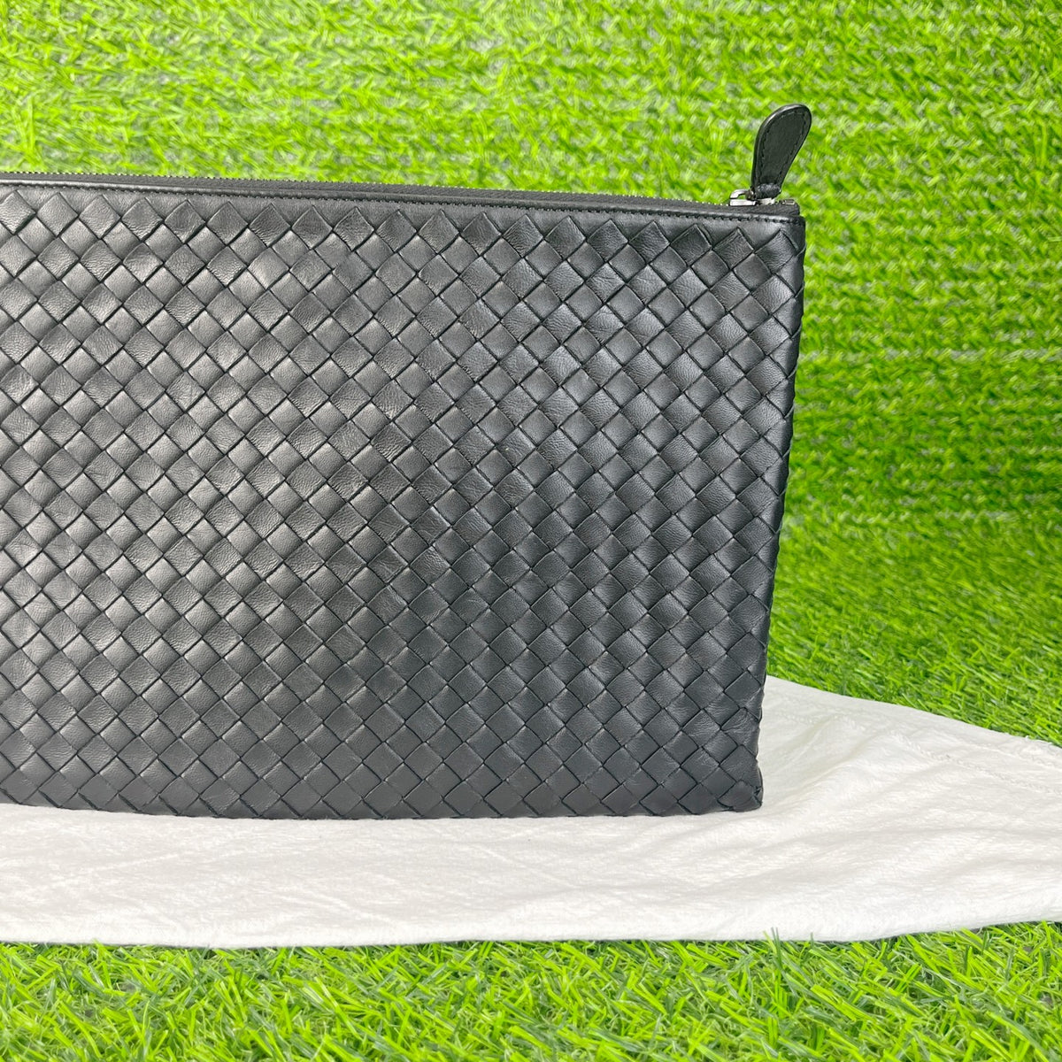 Bottega Veneta Black Clutch Length 29 cm x Width 2 cm x Height 20 cm 522430-V001N-1000