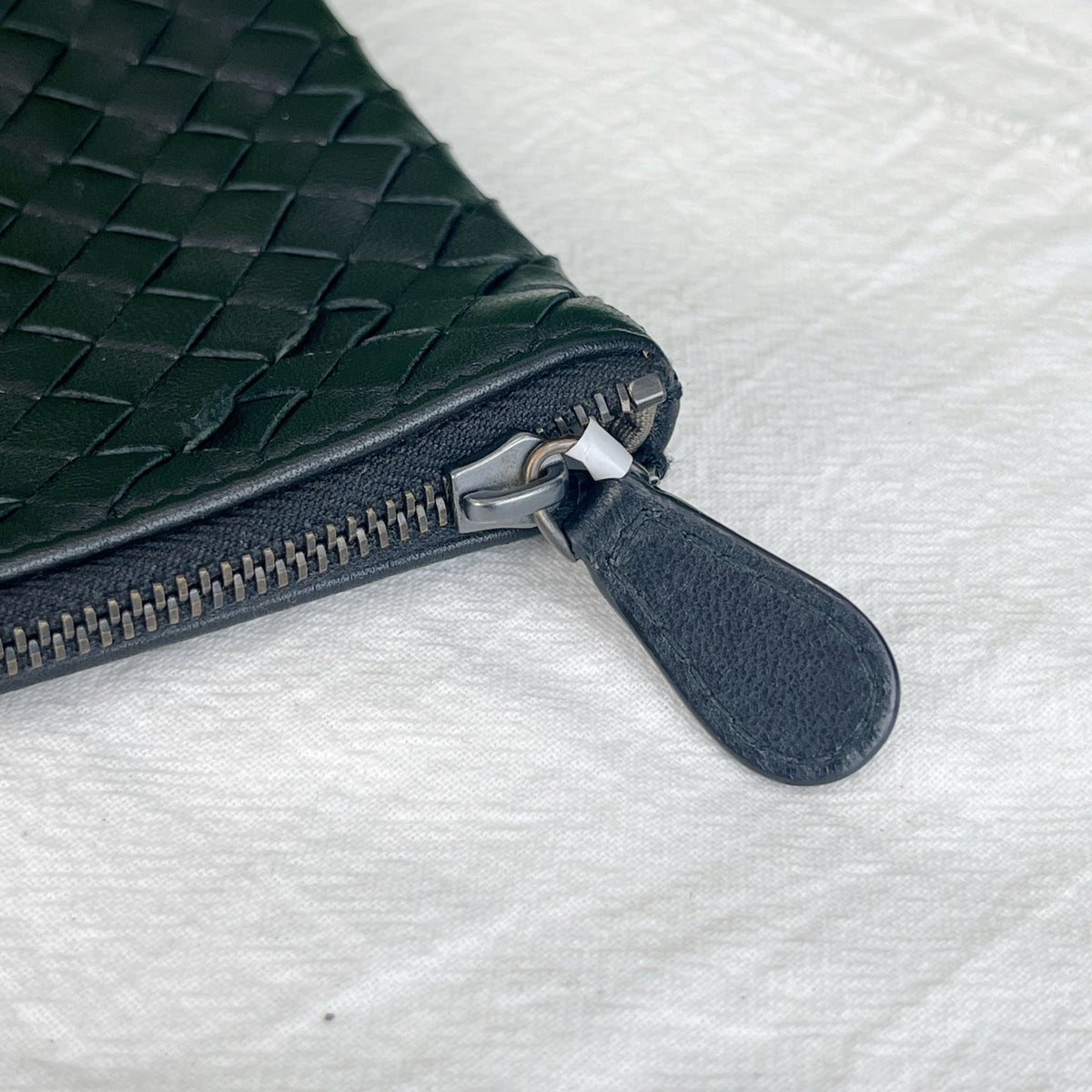 Bottega Veneta Black Clutch Length 29 cm x Width 2 cm x Height 20 cm 522430-V001N-1000