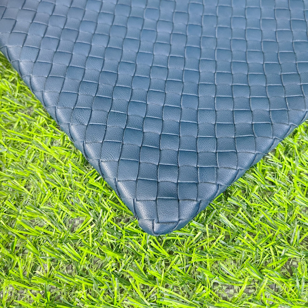 Bottega Veneta Blue Clutch Length 29 cm x Width 2 cm x Height 19 cm 355261-V001O-4037
