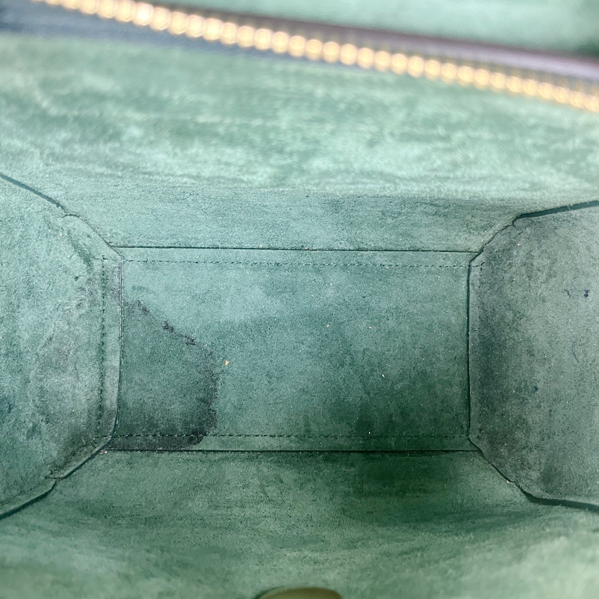 Celine BELT NANO-grain cowhide leather handbag Green 8 x 7 x 4 inches (20 x 17 x 11 centimeters) 189003ZVA.31AN