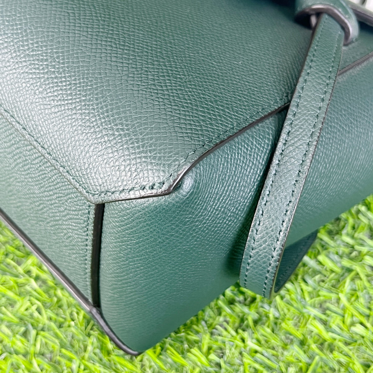 Celine BELT NANO-grain cowhide leather handbag Green 8 x 7 x 4 inches (20 x 17 x 11 centimeters) 189003ZVA.31AN