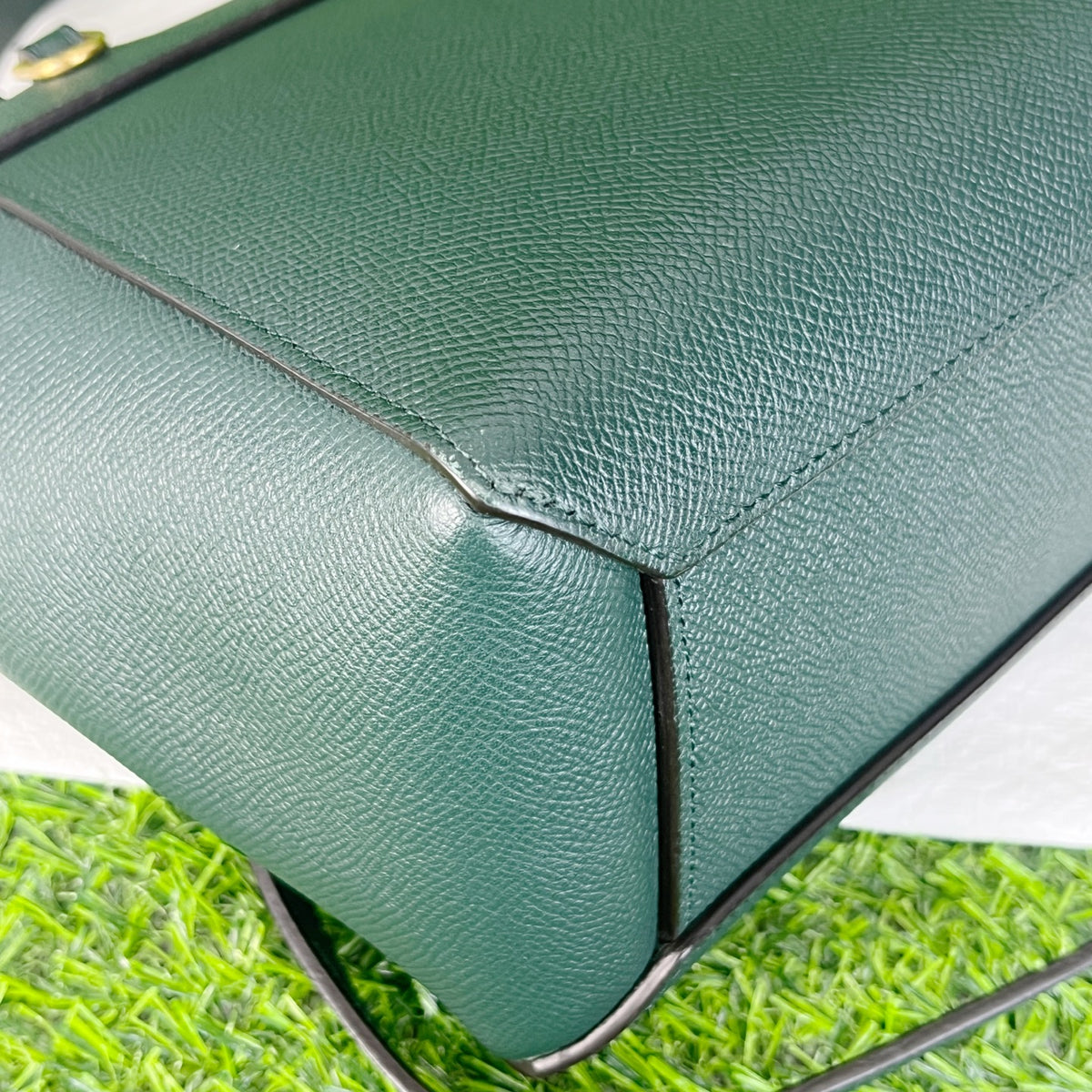 Celine BELT NANO-grain cowhide leather handbag Green 8 x 7 x 4 inches (20 x 17 x 11 centimeters) 189003ZVA.31AN