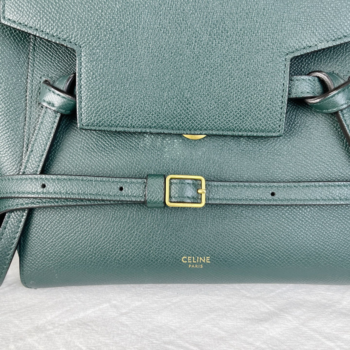 Celine BELT NANO-grain cowhide leather handbag Green 8 x 7 x 4 inches (20 x 17 x 11 centimeters) 189003ZVA.31AN