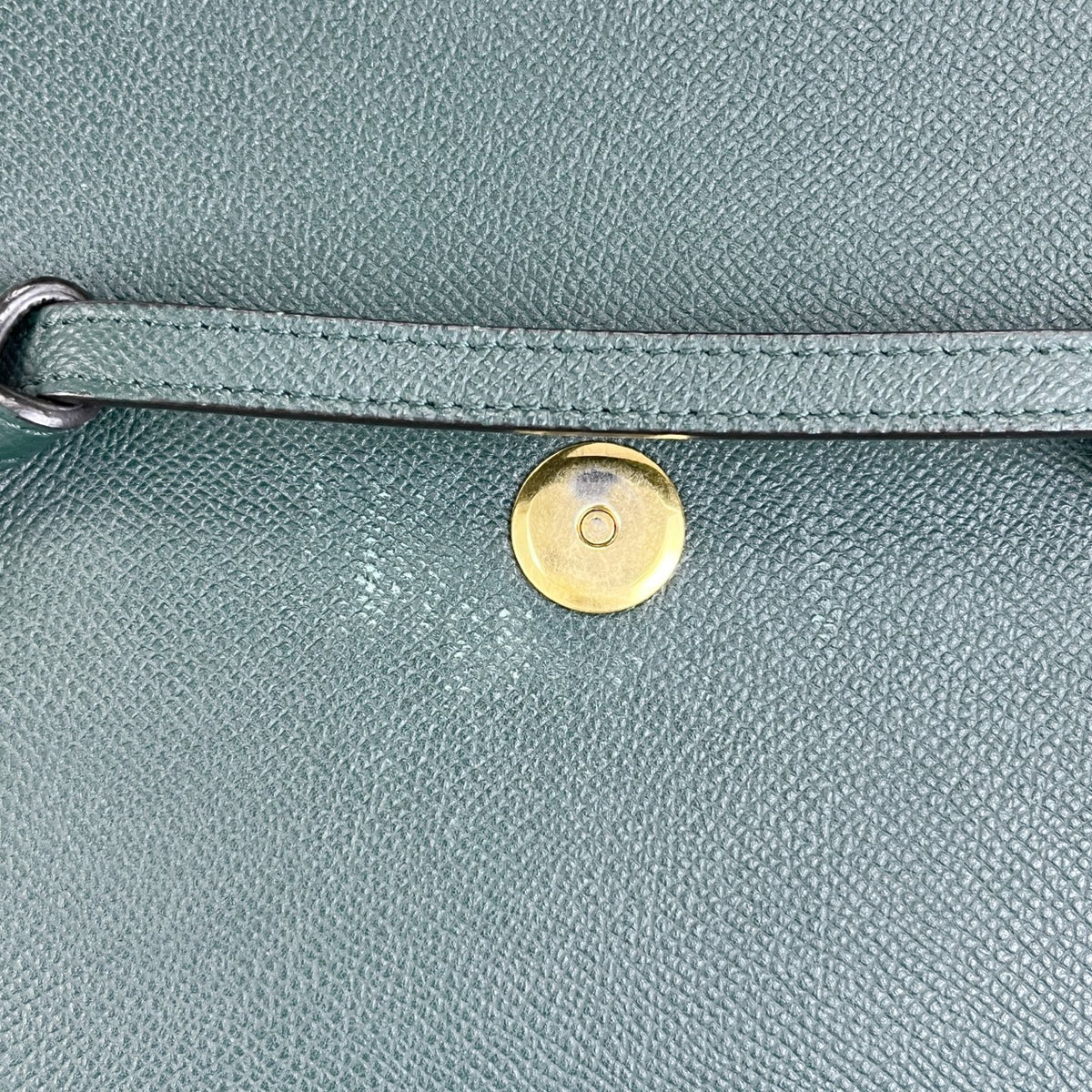 Celine BELT NANO-grain cowhide leather handbag Green 8 x 7 x 4 inches (20 x 17 x 11 centimeters) 189003ZVA.31AN